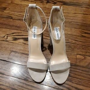 ⭐HP⭐NIB Steve Madden Taupe Suede Heels